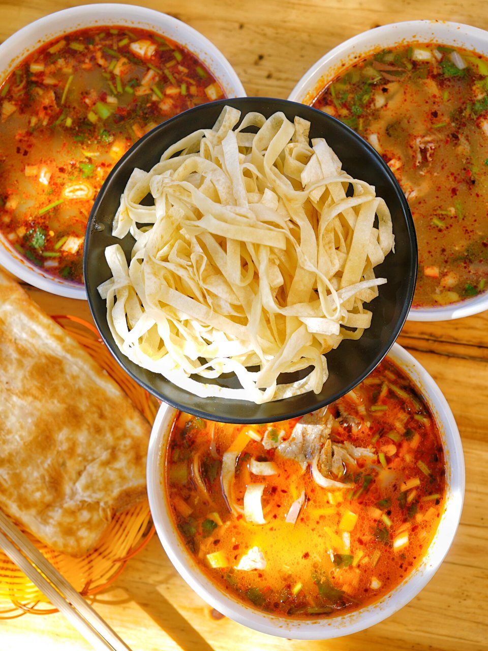 正宗洛阳牛肉汤&饼丝,一锅熬煮8h香迷糊6015 天啦噜～ 我居然在