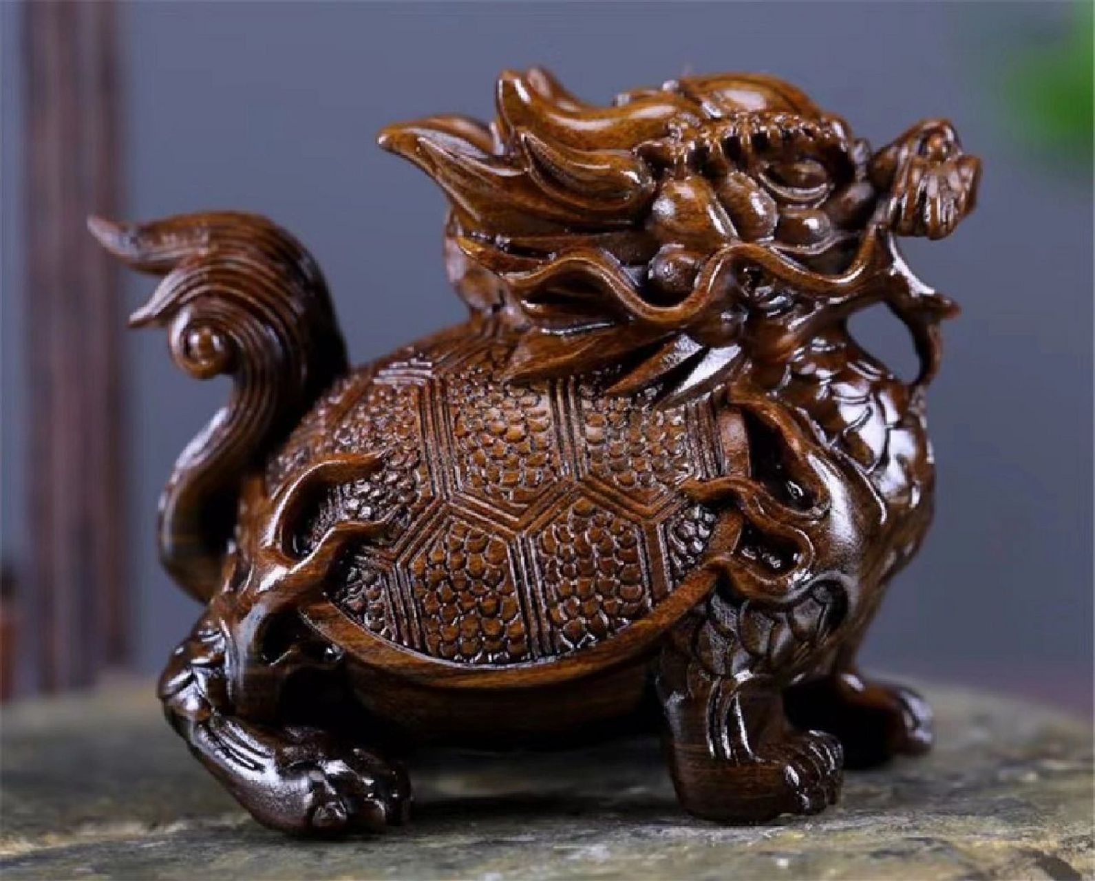 龙龟的寓意 龙龟是玉雕中很常见的瑞兽题材