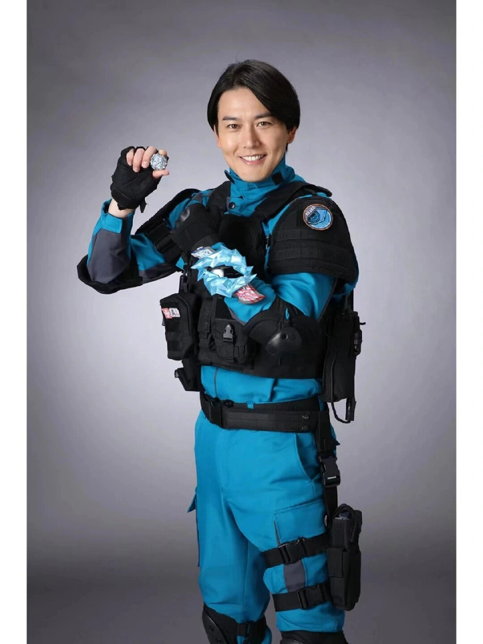 新奥布莱德奥特曼 以及变身器和人间体