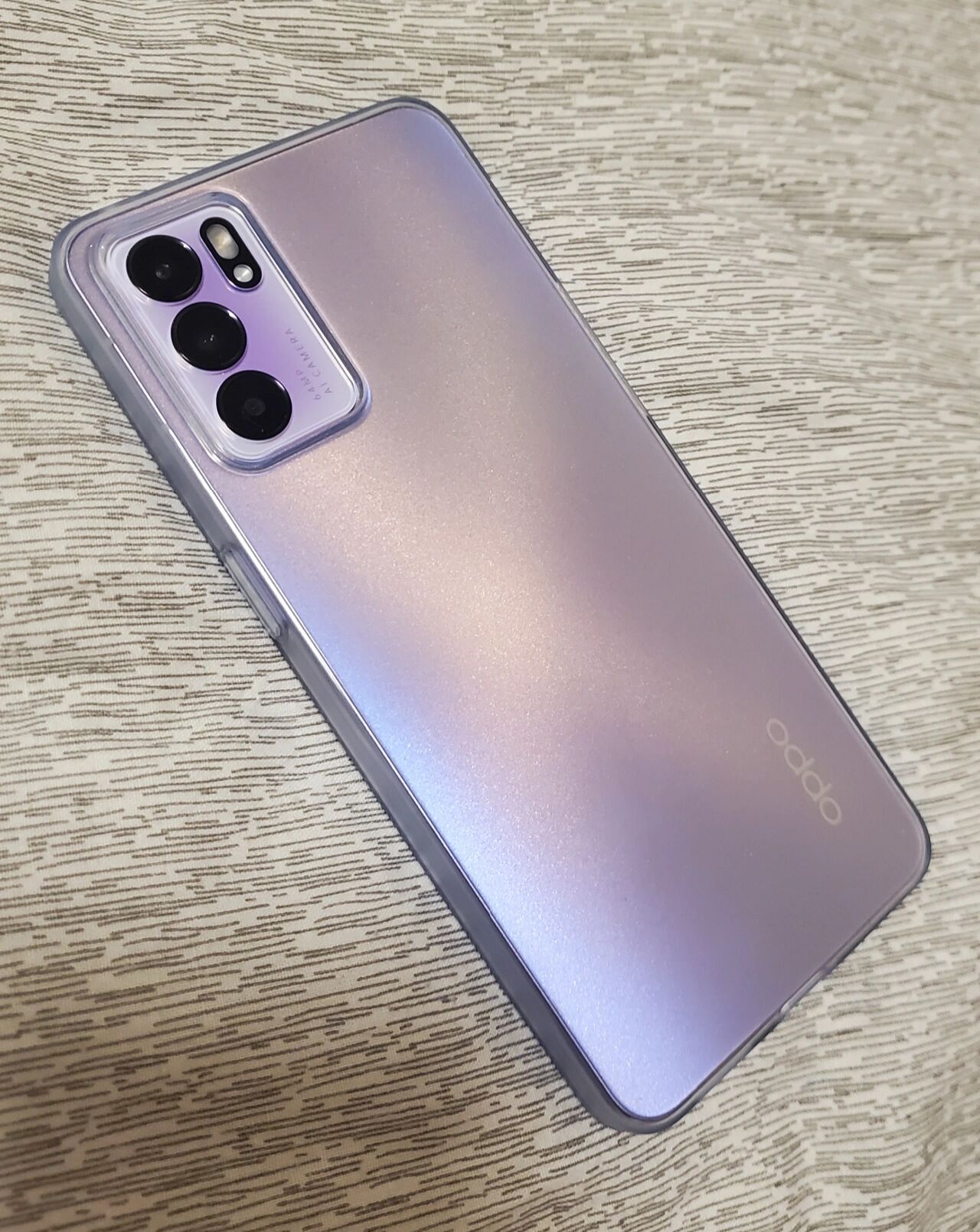 oppo reno6 星黛紫 12 256 给妈妈买的oppo reno6,因为自己很喜欢这个