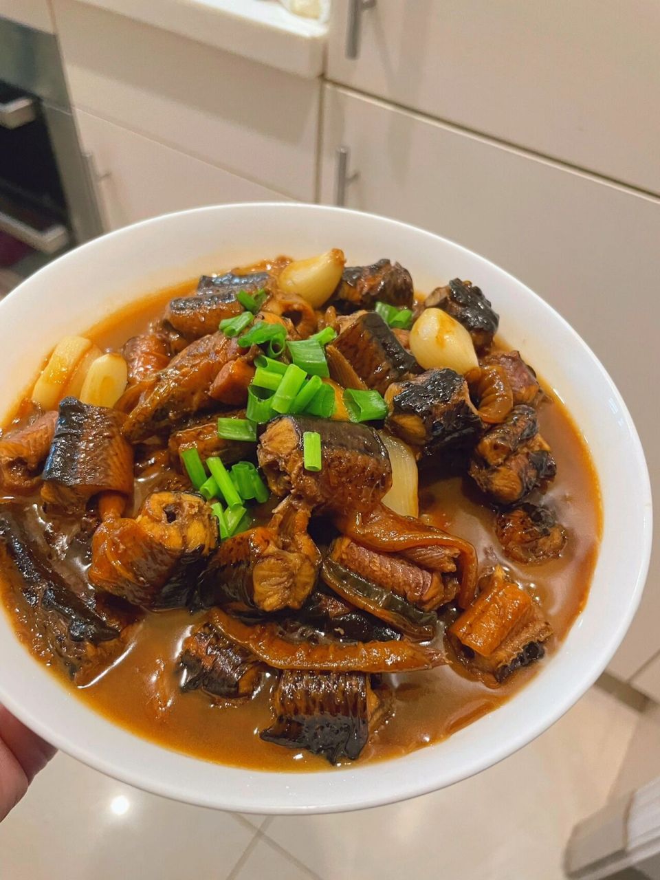 蒜香鳝段 今日端午吃黄鳝 这个烧法在我们家一直延用至今 …… 做法