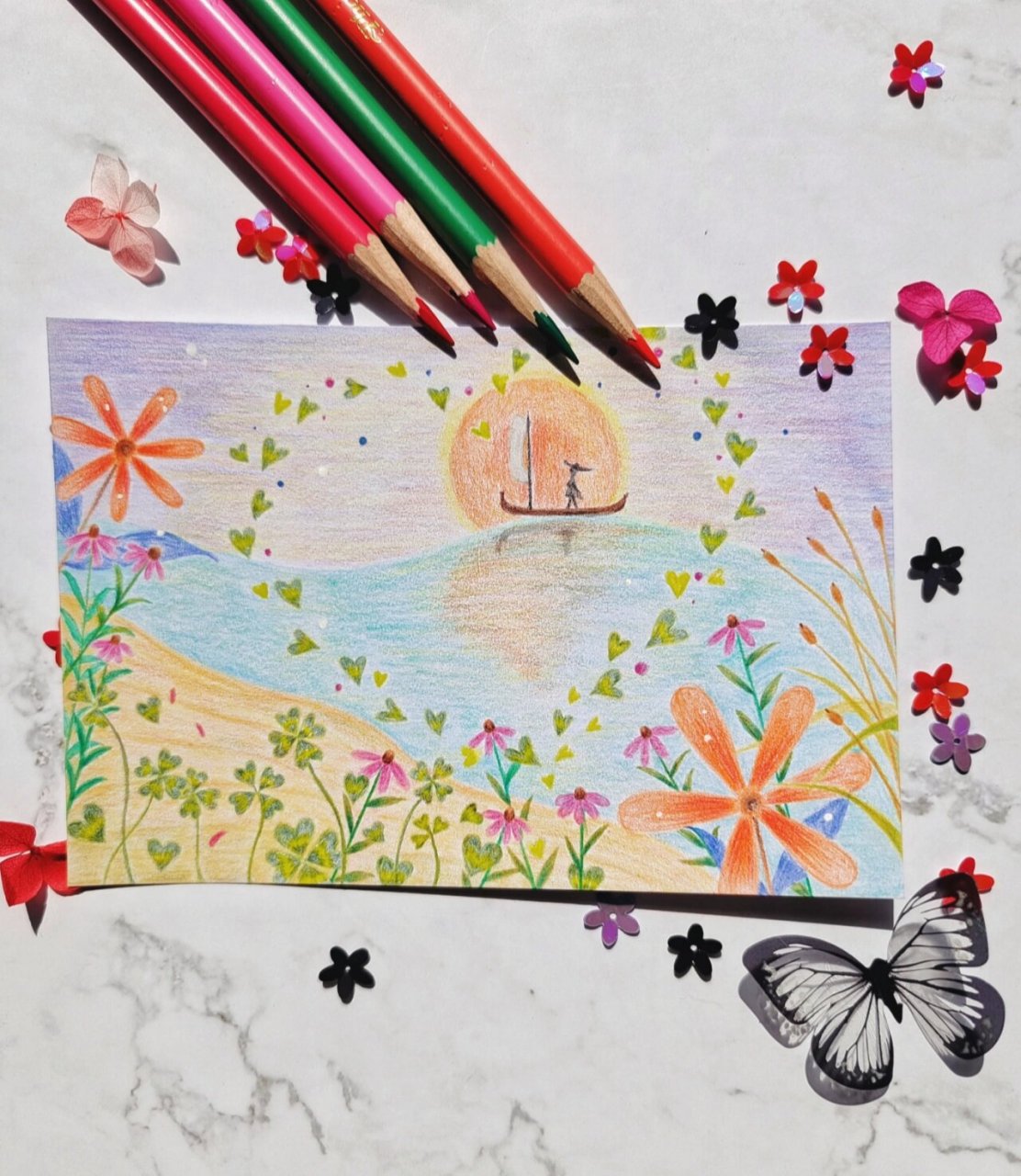 彩铅画 这次画的横构图的.依然是我喜欢的小花花.