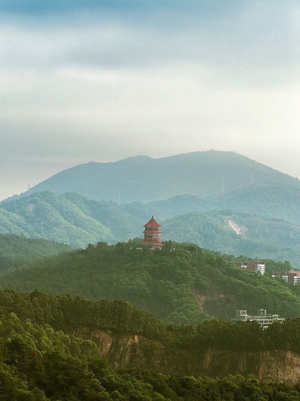 芙蓉嶂爬山图片