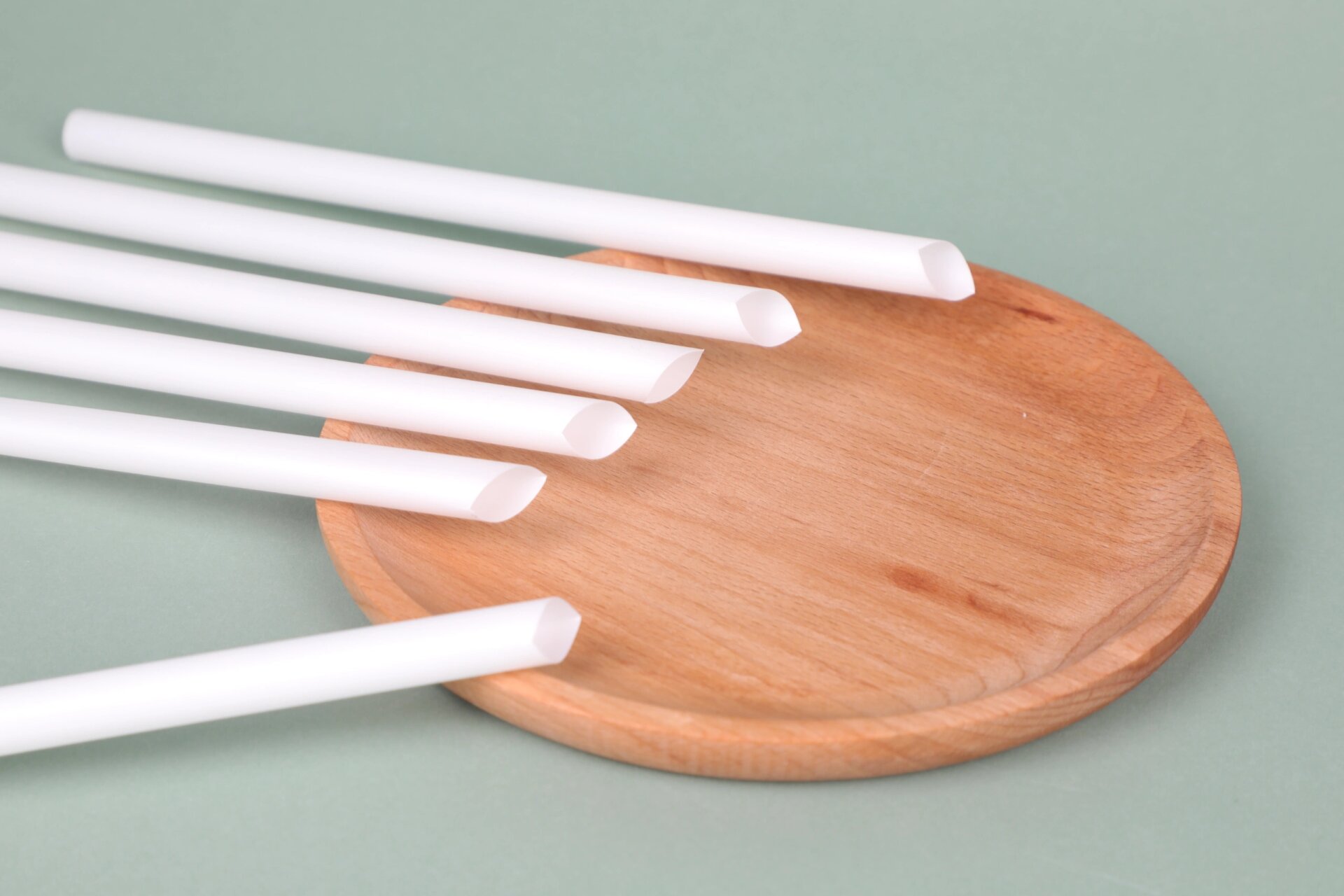 什么是pla材料,pla吸管又与普通吸管 pla材料:学名聚乳酸,是由玉米