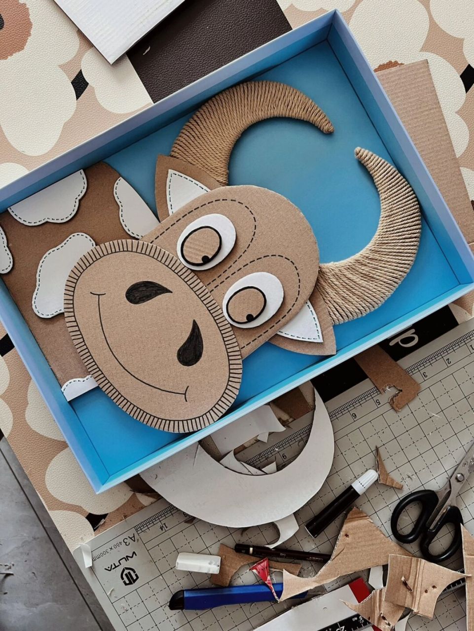 纸皮画环创十二生肖(牛) 忘了拍步骤,自行脑补吧[大笑]#纸皮画# #十二