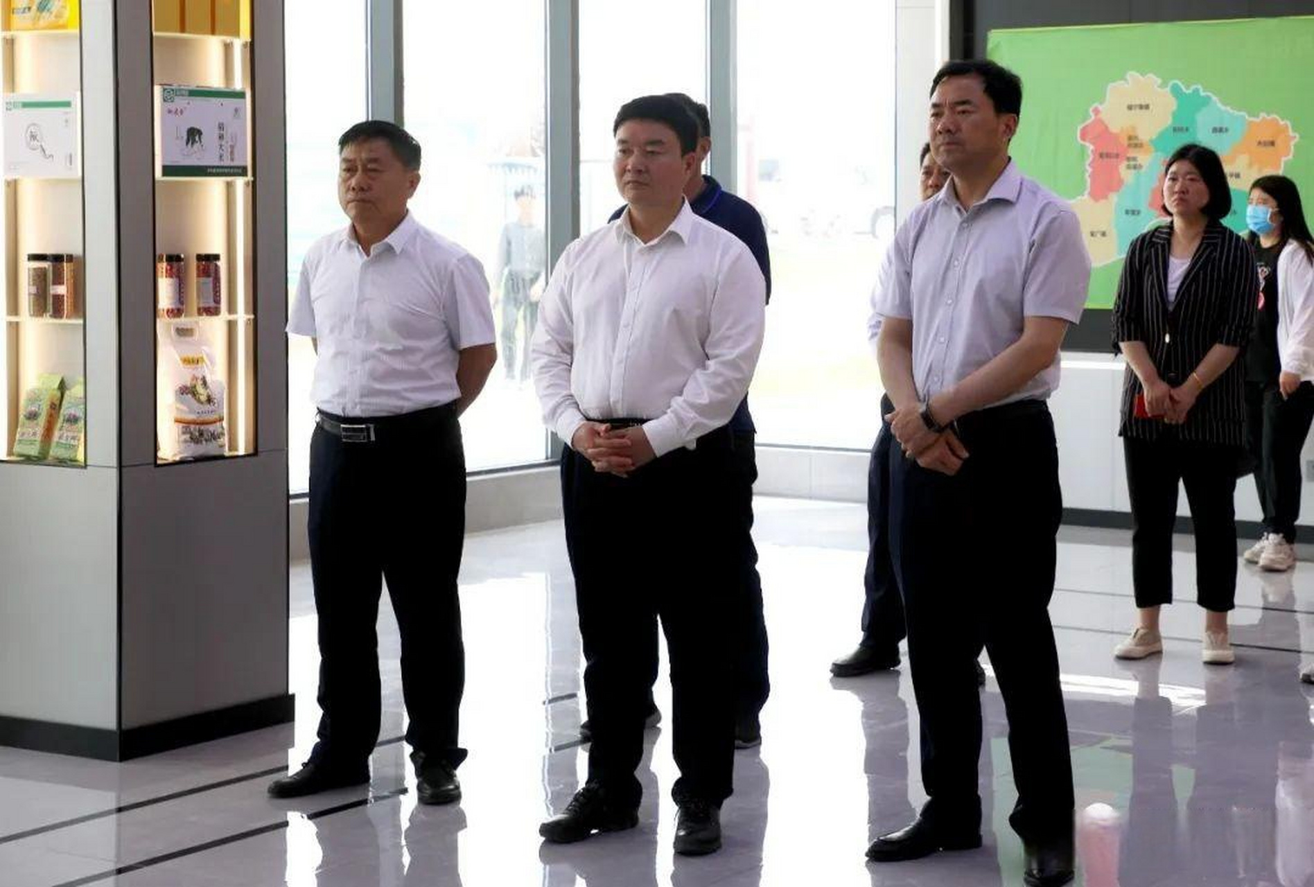 新乡市副市长刘军伟带队来原开展乡村建设"1 5"行动现场观摩 5月18日