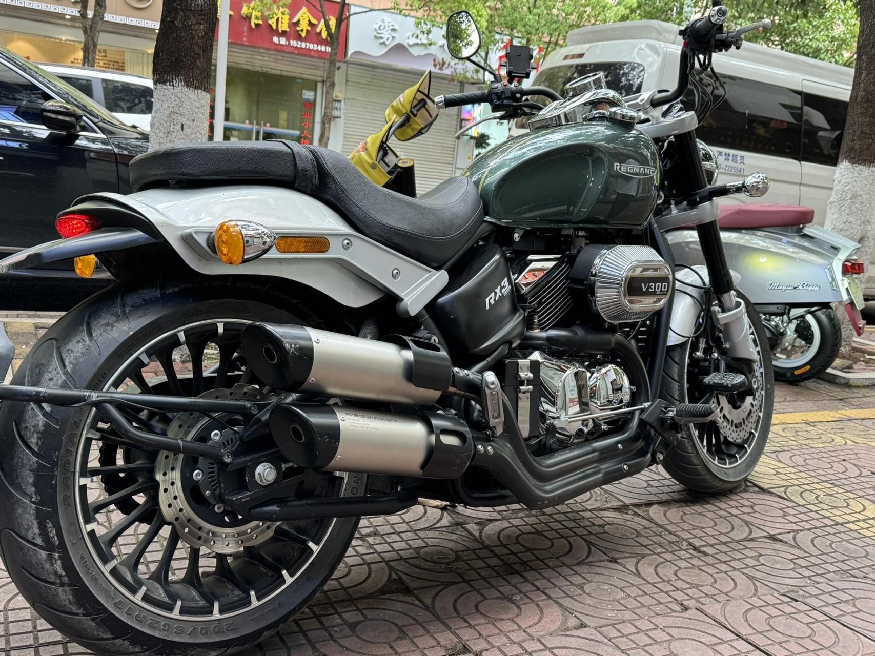 最新拿下 21 年上牌 雷卡迪 v300  一手户  3000 公里准新车   v 型