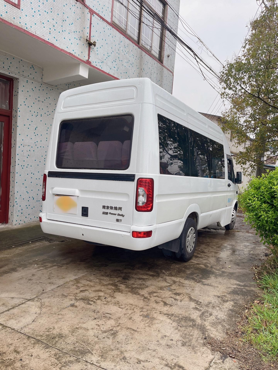 17座依维柯宝迪