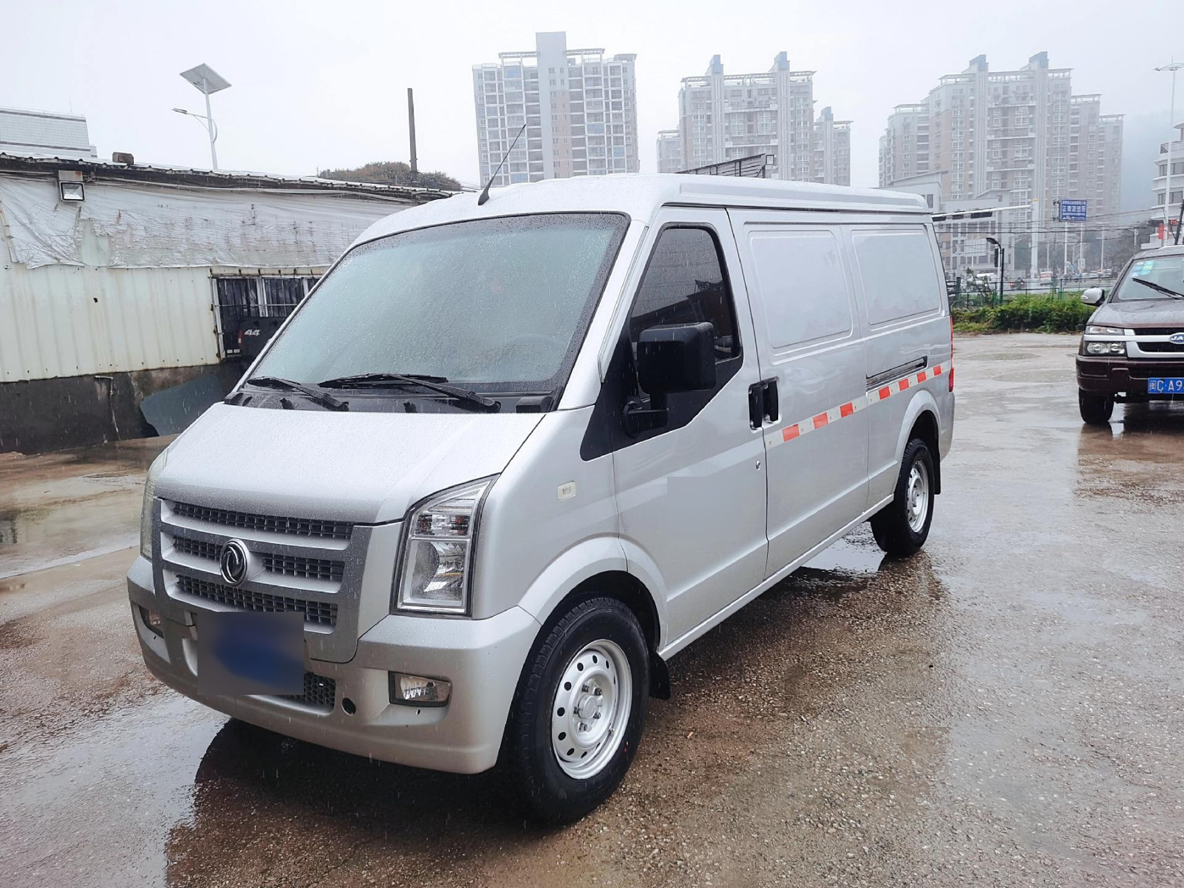 新货  东风小康c35商务面包车厢式  2021年5月份上牌  汽油发动机黄金