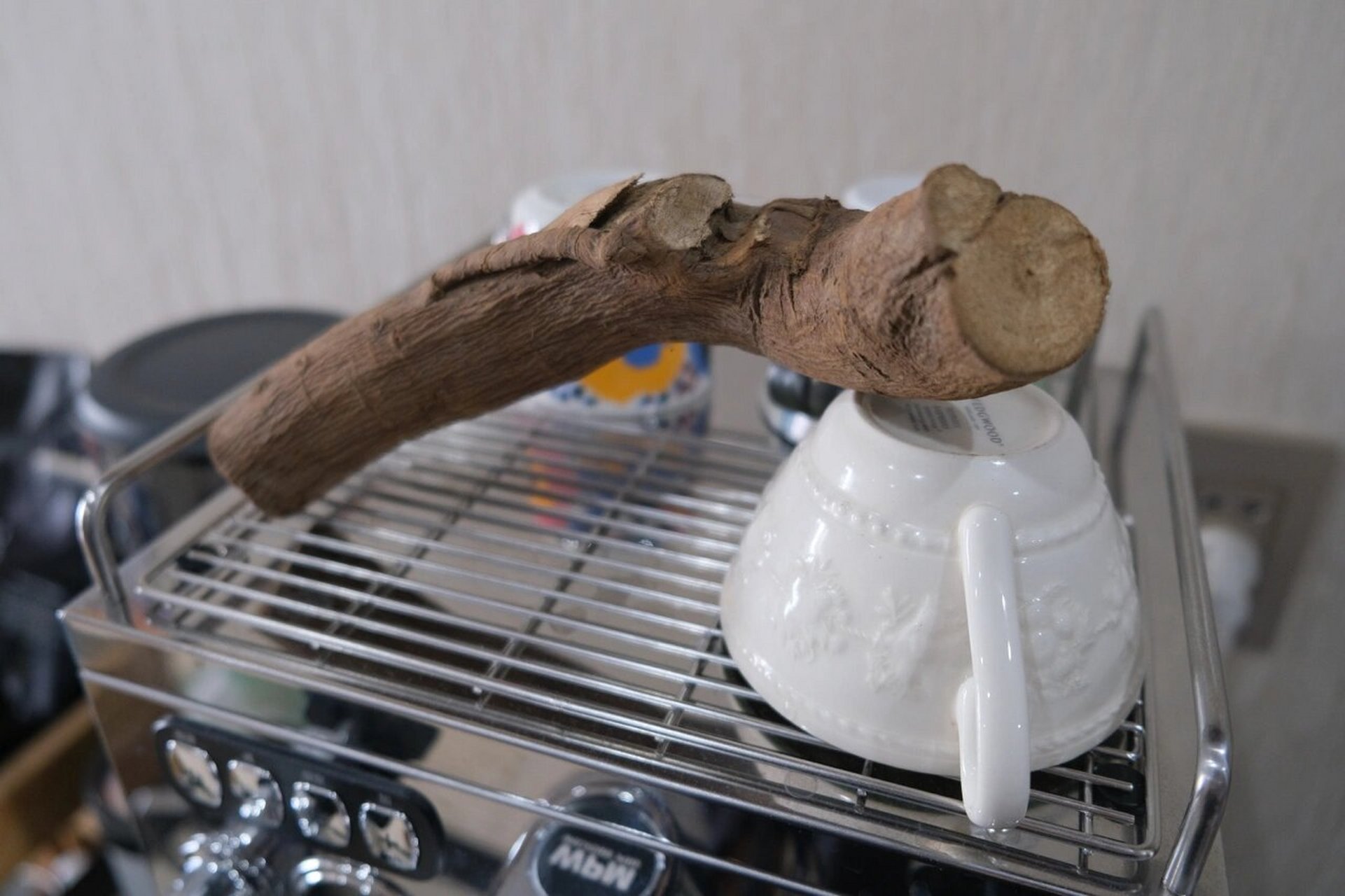 在香料的道路上越陷越深 木姜子根:柠檬味混合樟树香(也可以是洗衣粉