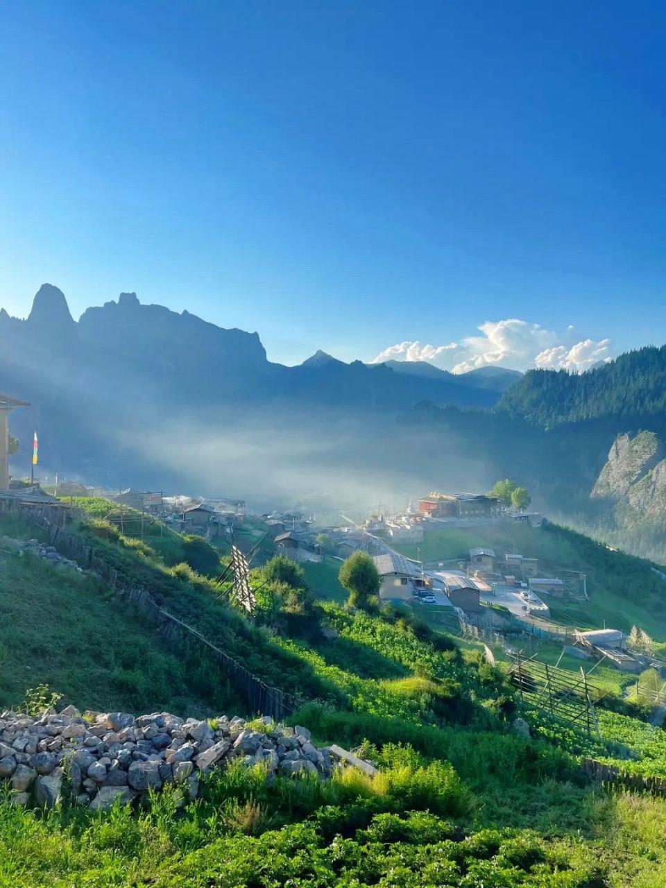 不用羡慕国外的风景,远赴甘肃小西藏,一个远离喧嚣小镇,可媲美欧洲!