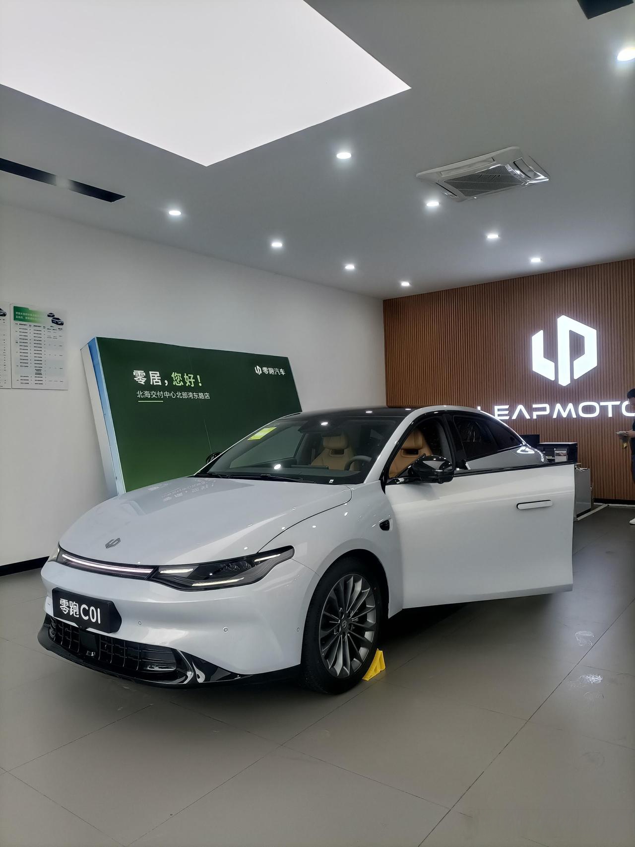 2025成都国际车展纠结3个月后我还是选了零跑c01晒单聊聊真实想法