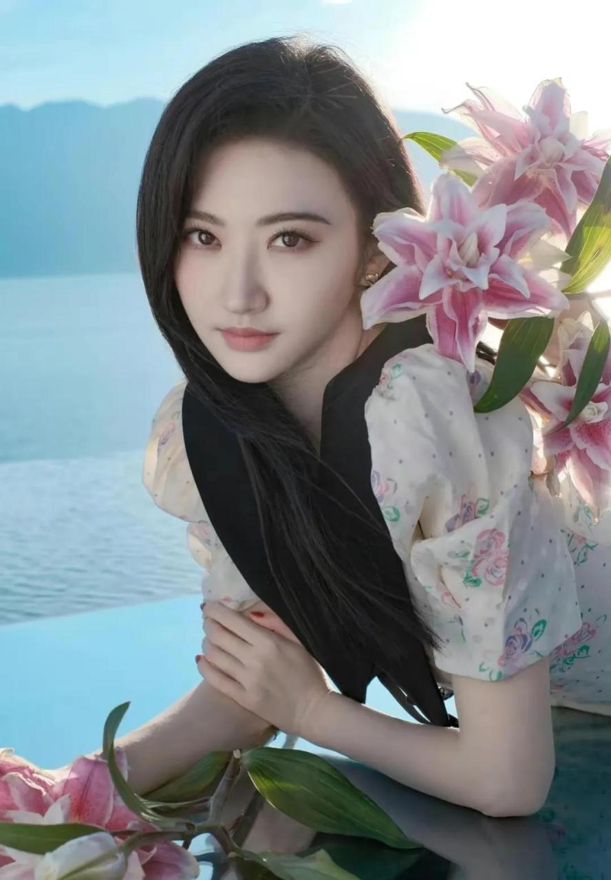 自从看完她演的司藤,旗袍美女我只认她～景甜 司藤