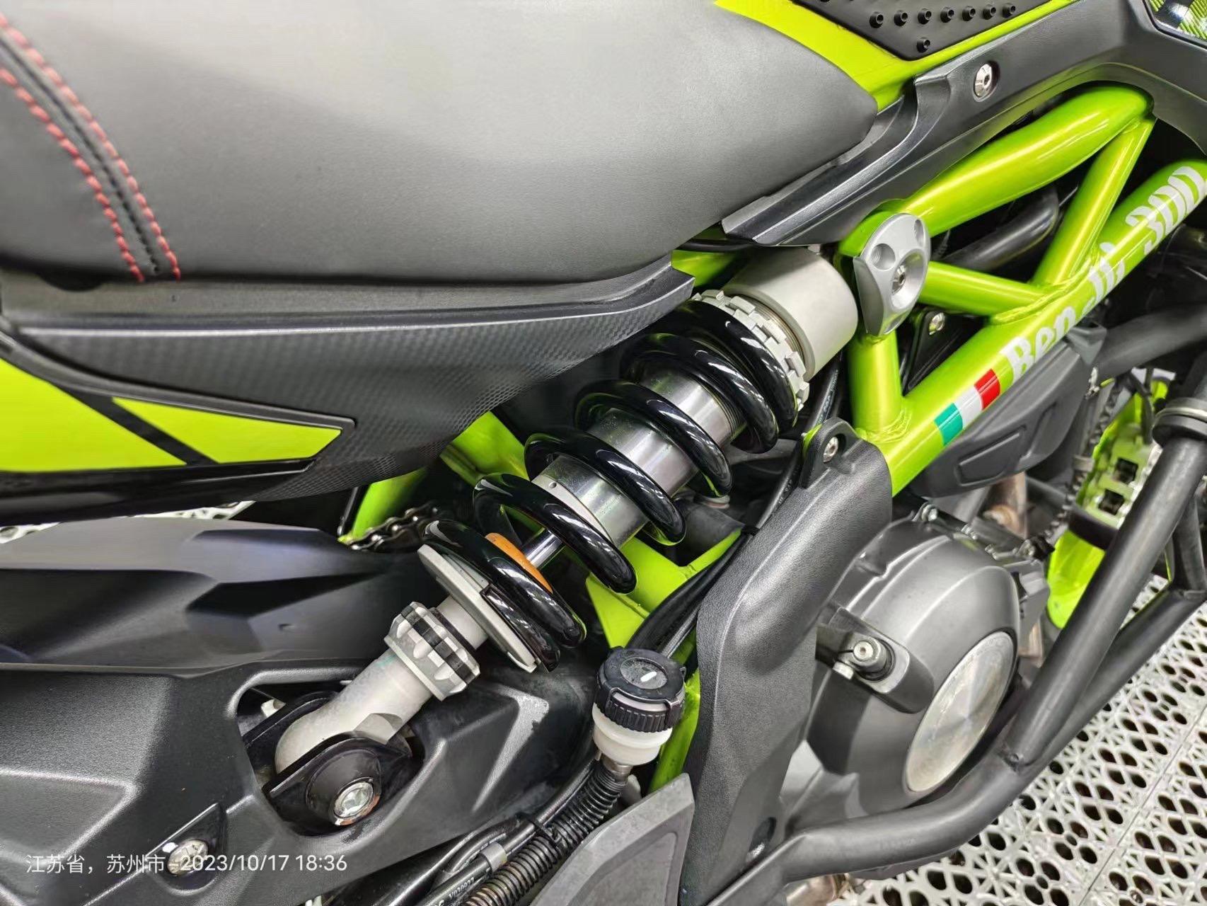 21年4月上牌,贝纳利蓝宝龙302s.