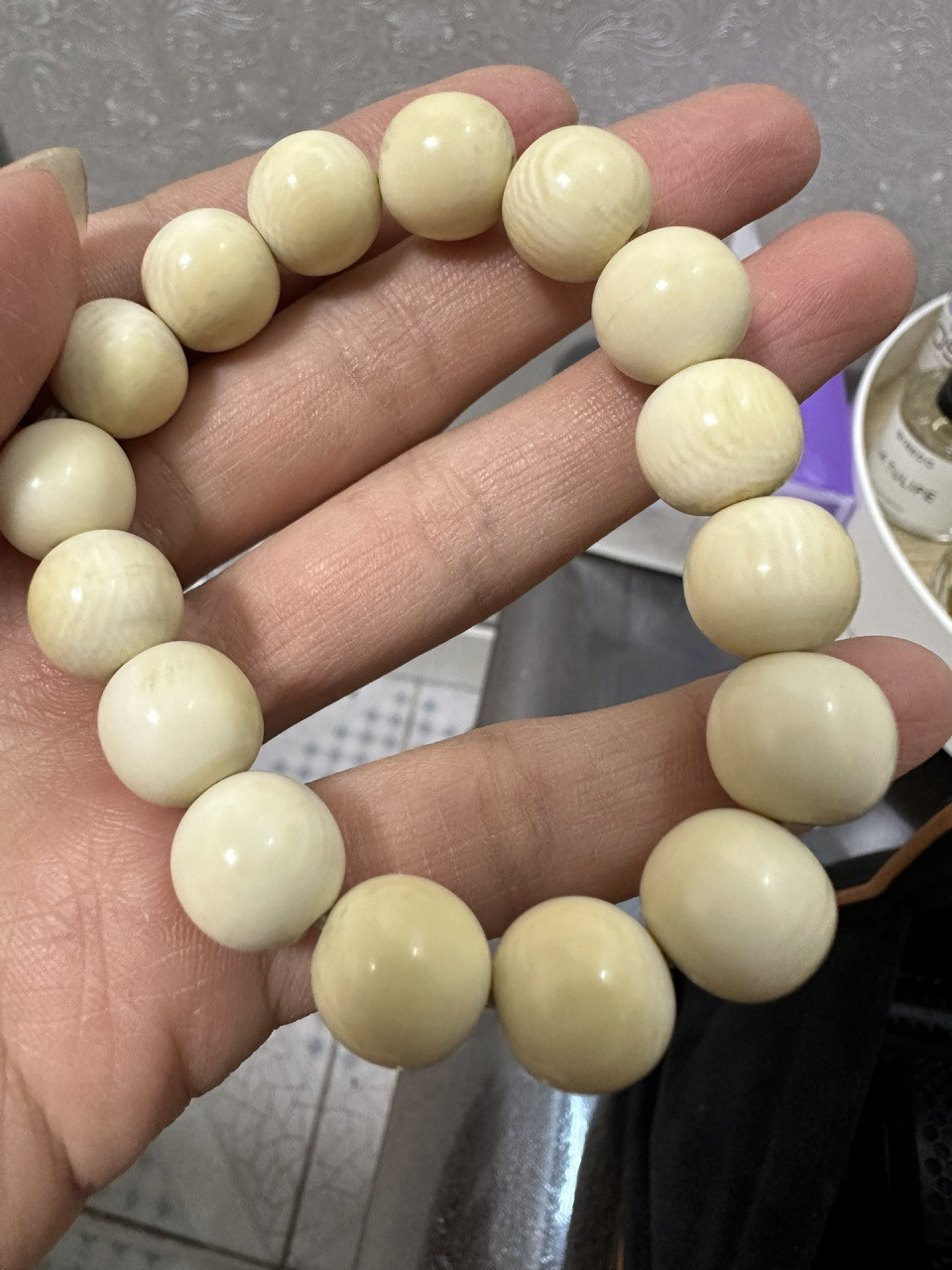 猛犸象牙看真假 有会看的嘛 是象牙做的不