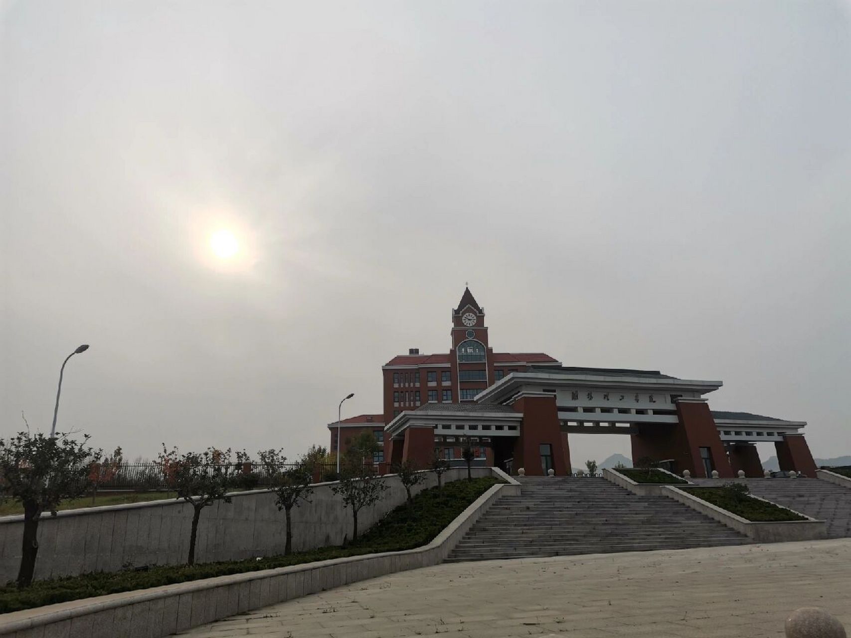 潍坊理工学院——青州校区 这是青州校区的,我只在那里呆了两个月