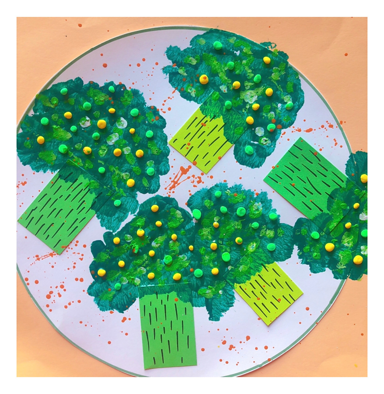 小班创意美术《西兰花06》3-4岁4-5岁 主题《西蓝花》 教学目标: 1