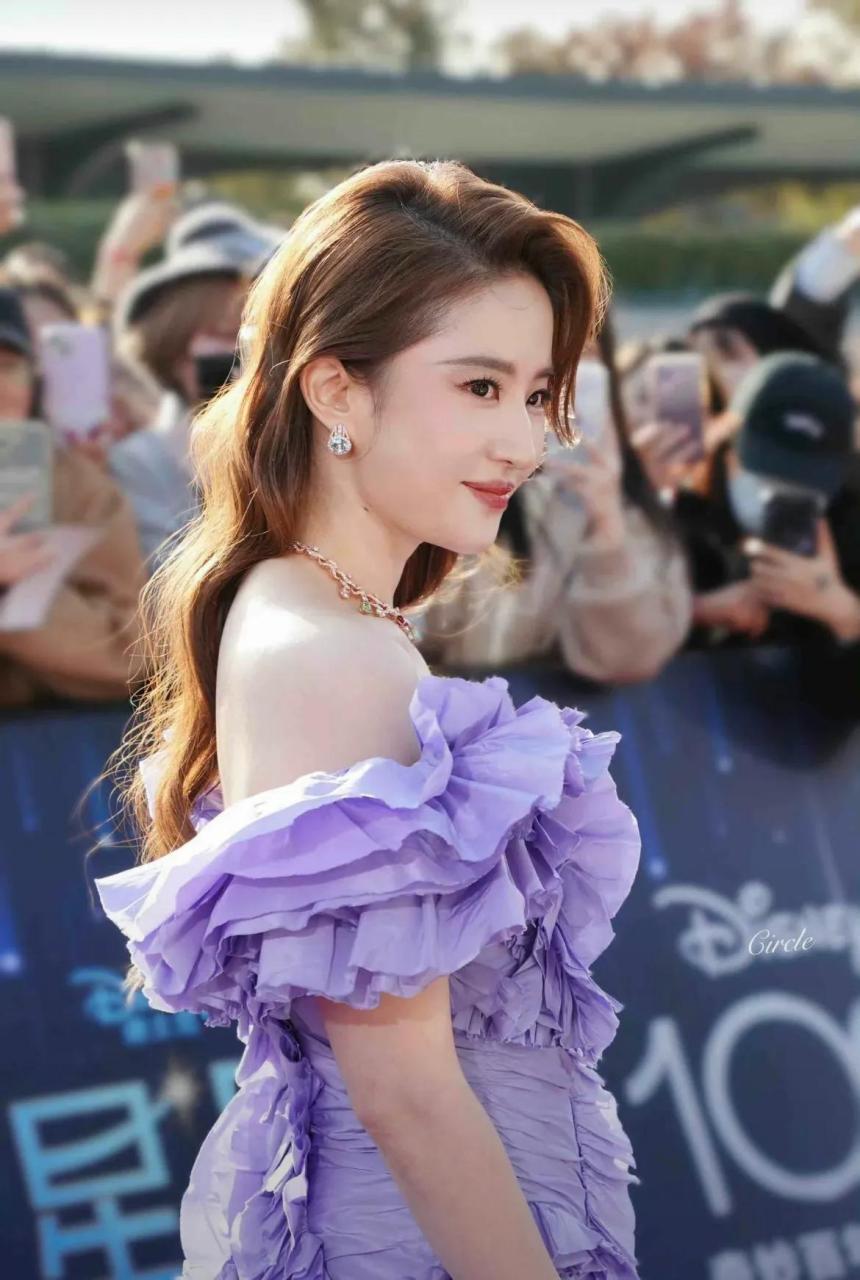 刘亦菲这迪士尼公主裙也太好看了吧