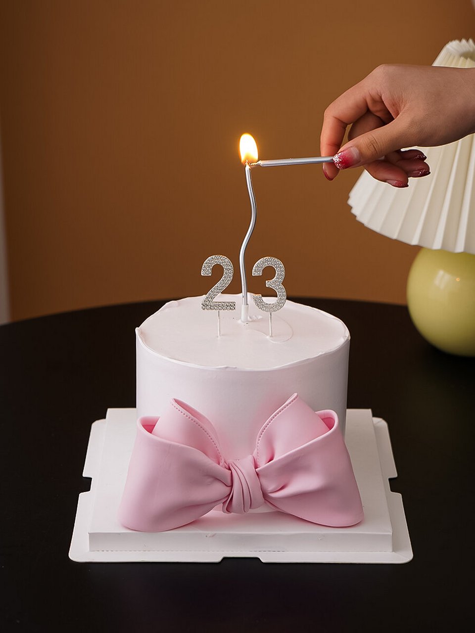 23岁生日蛋糕实拍女孩图片
