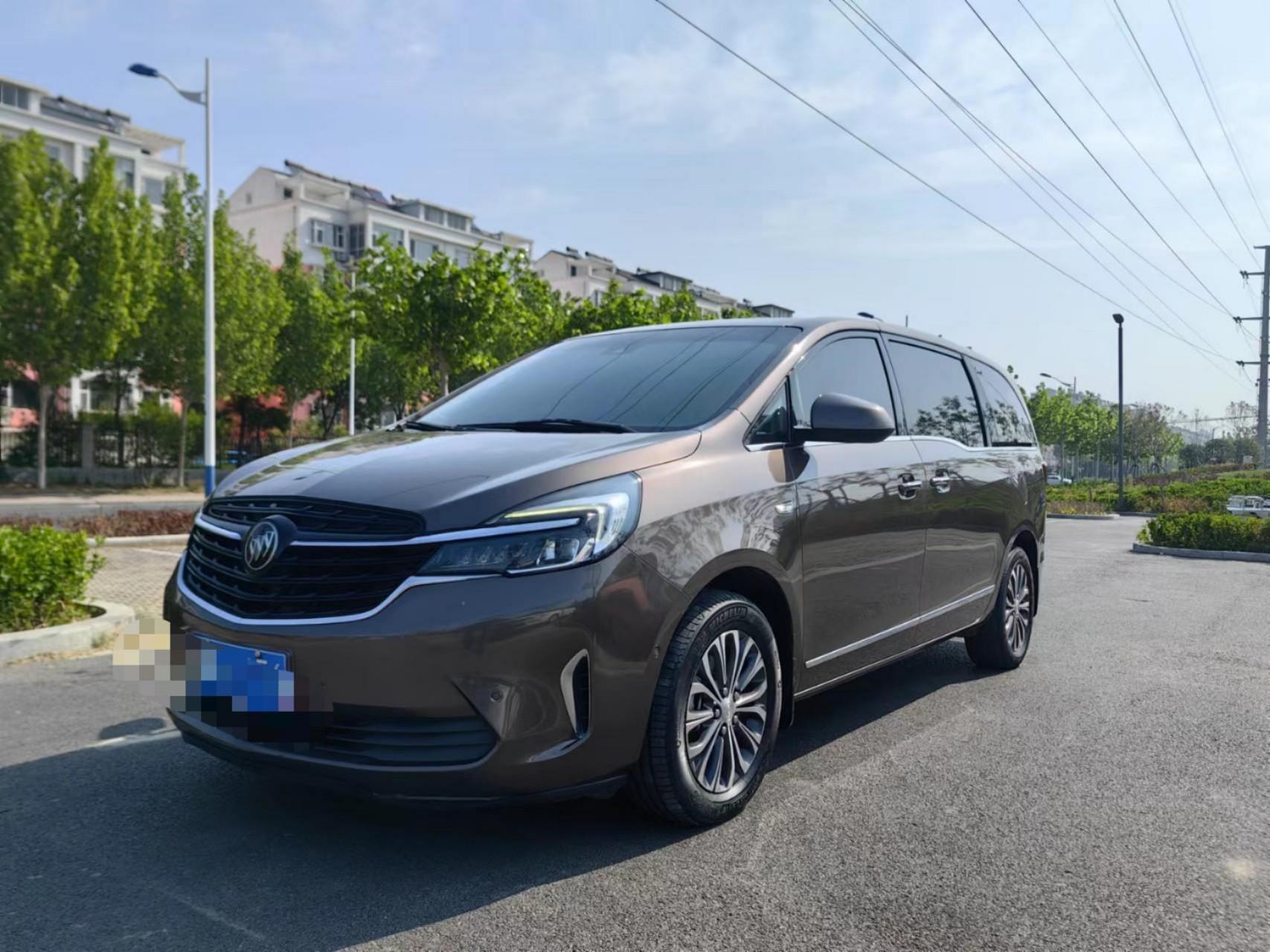 新到2020年别克gl8,652t智慧豪华型!2.0t搭配9at手自一体变速箱.