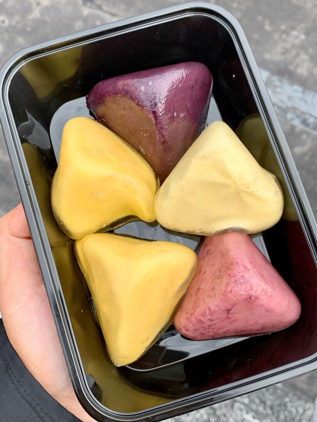 有榴莲,桑葚,芒果,杨梅四个口味 每个口味都炒鸡