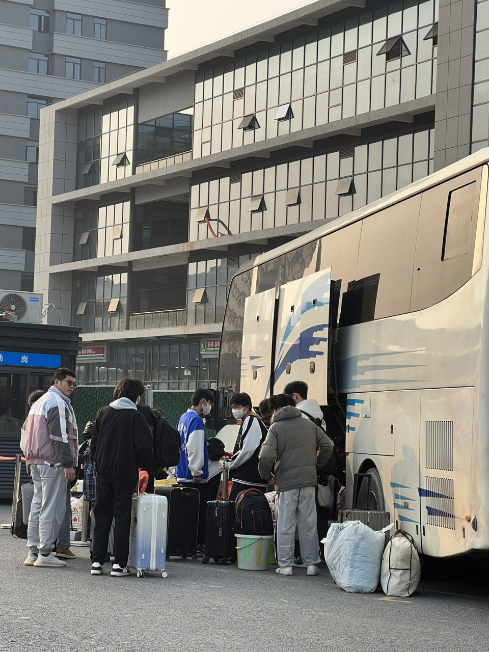 0969♂15南昌华勤 好处1:工作不穿无尘服,坐班 好处2:车间和