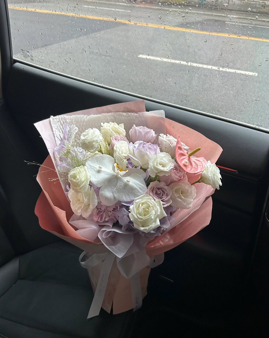 现在的人越来越有仪式感 接机花束推荐你 接机花束