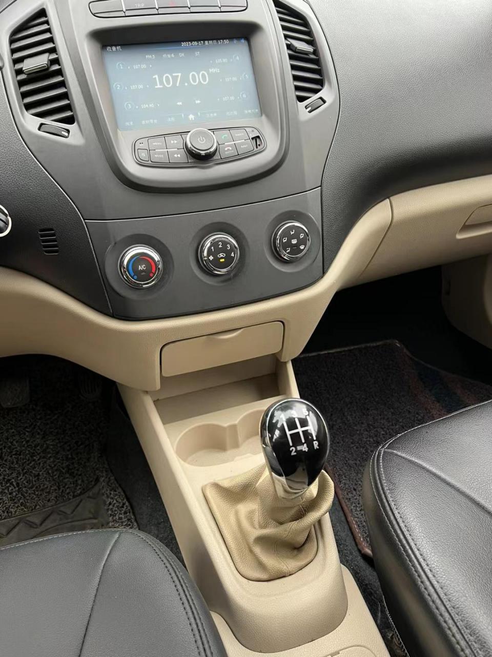 吉利英伦sc615,1.5手动高配,全车原版