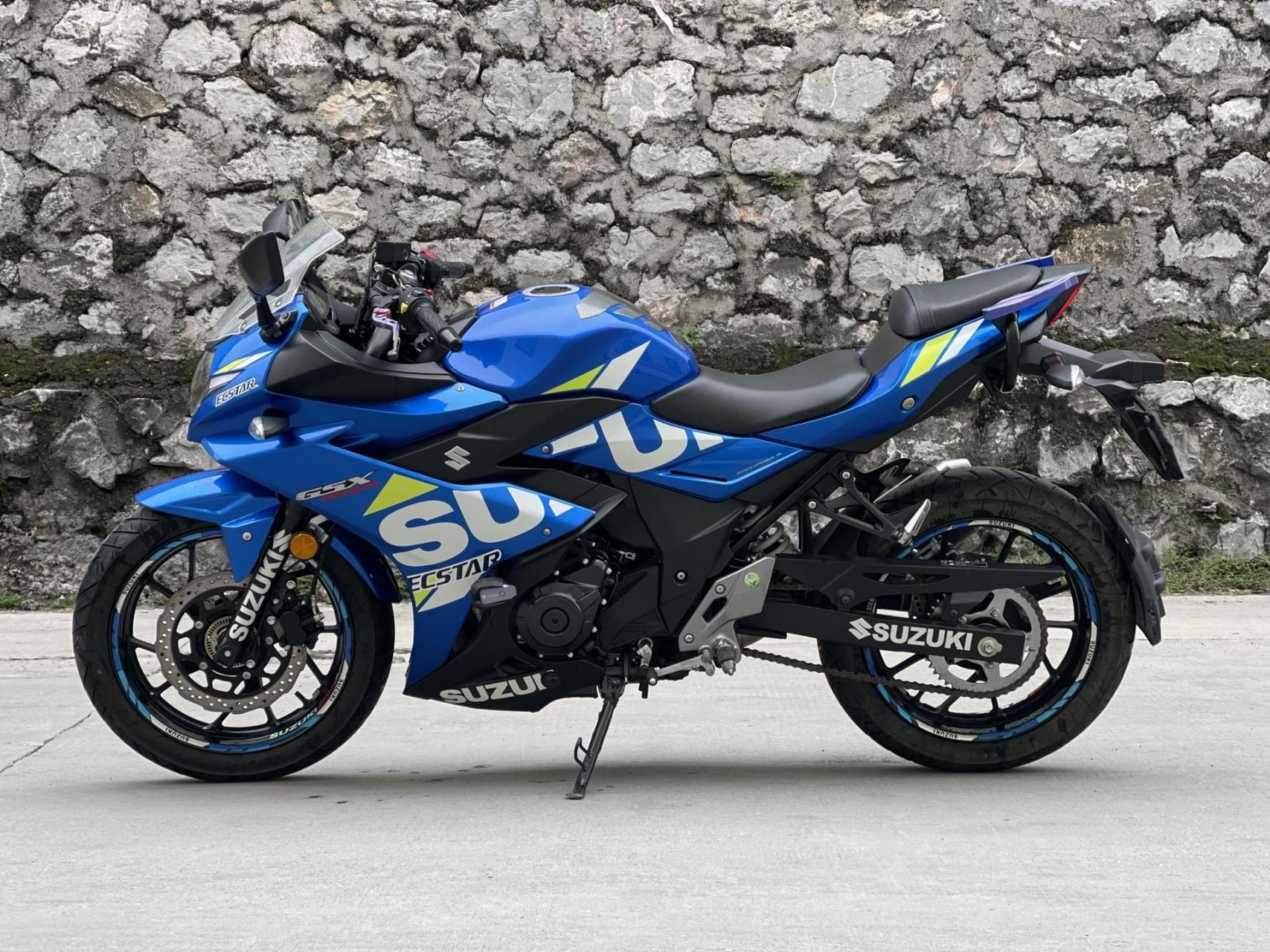 铃木gsx250  20年3月份上牌,绿本两兄弟,安全骑行8850公里,双缸250cc