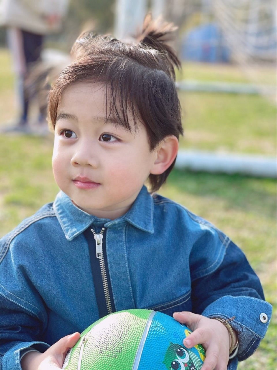 这里是可爱萌娃第二弹:大q宝 我第一个喜欢的萌娃就是q宝呦 况且我的