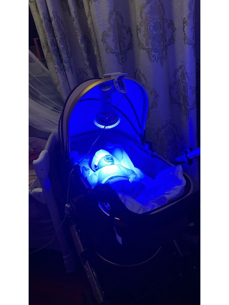 黄疸退散!自己在家照蓝光!亲测有效!