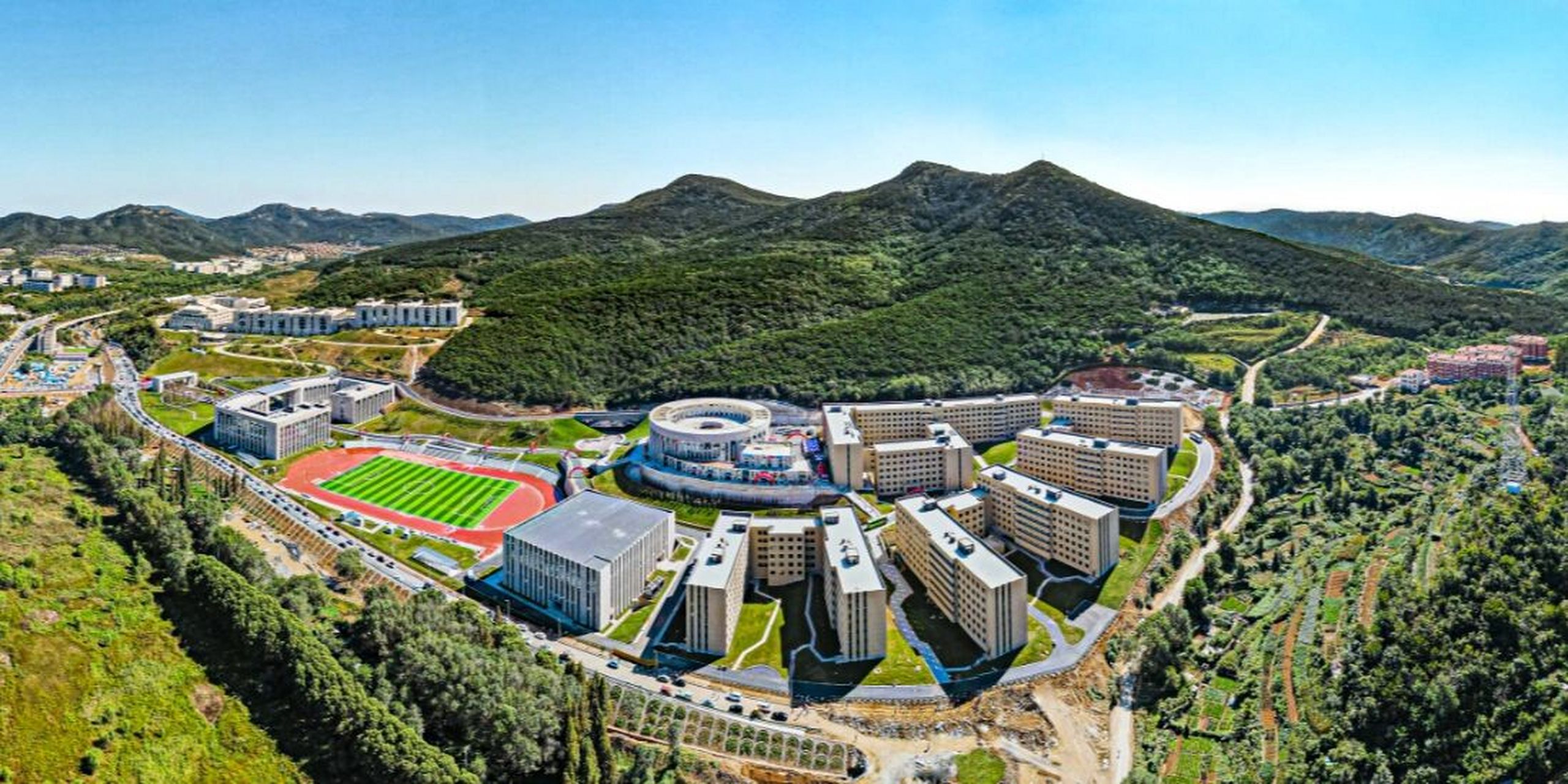 大连东软信息学院(博川校区) 欢迎学弟学妹来到大东软,在这里大四学长