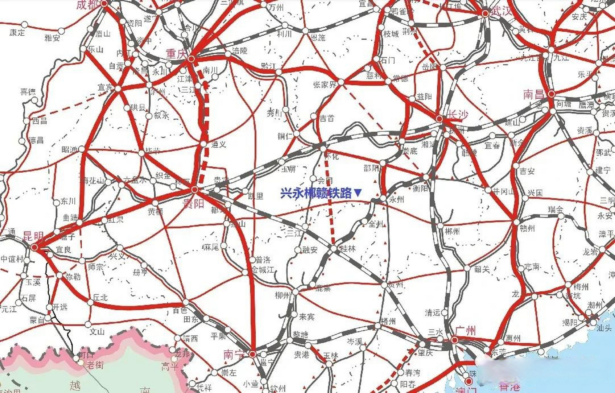 在赣州,兴永郴赣铁路的热度明显不如赣龙厦高铁以及长赣高铁,一是这条