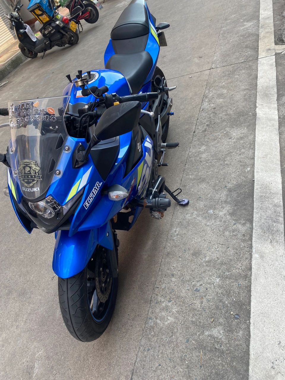 义乌二手摩托车 精品铃木250小小r 安全行驶不到6000公里.