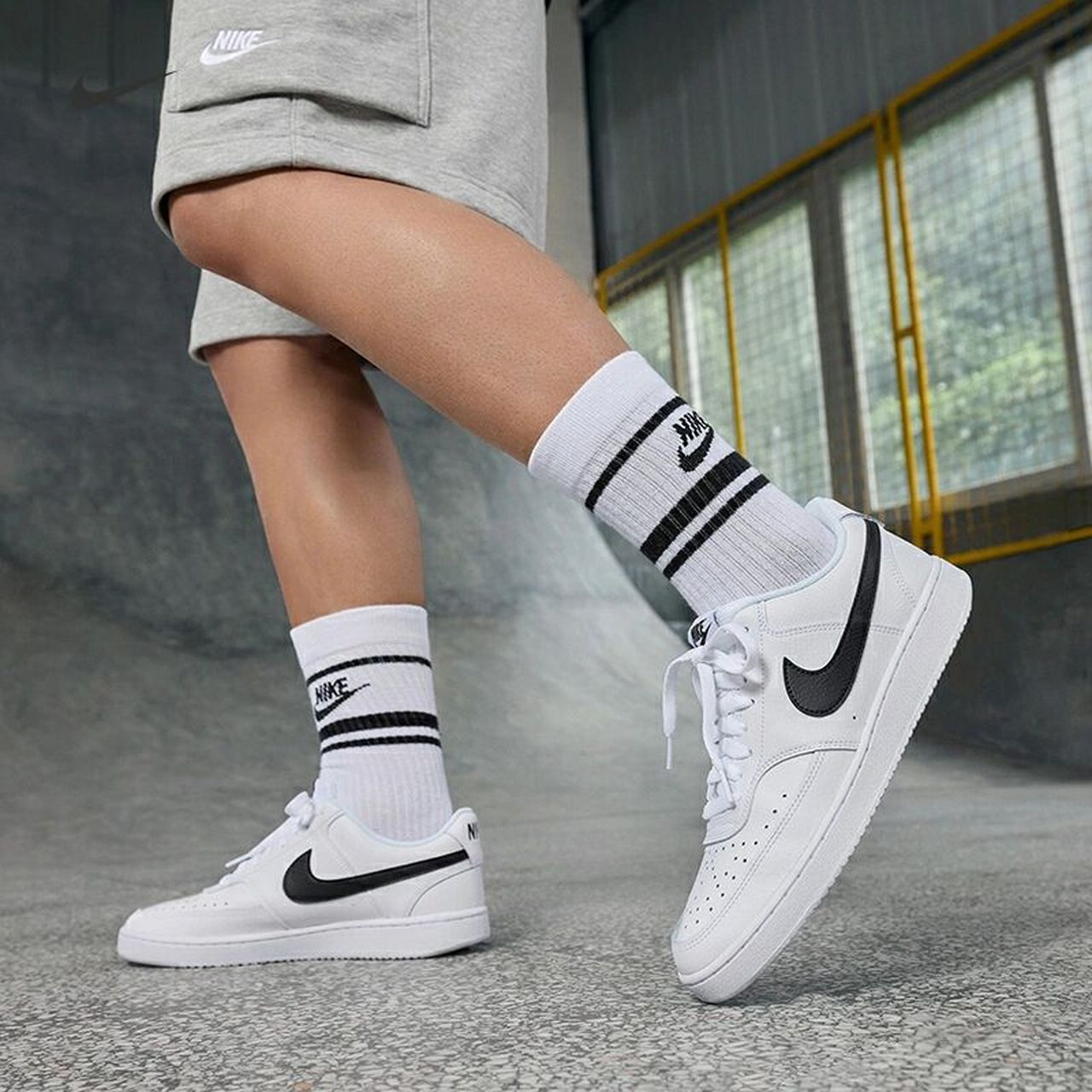 nike court vision low 低帮男板鞋 nike court vision low 白黑男