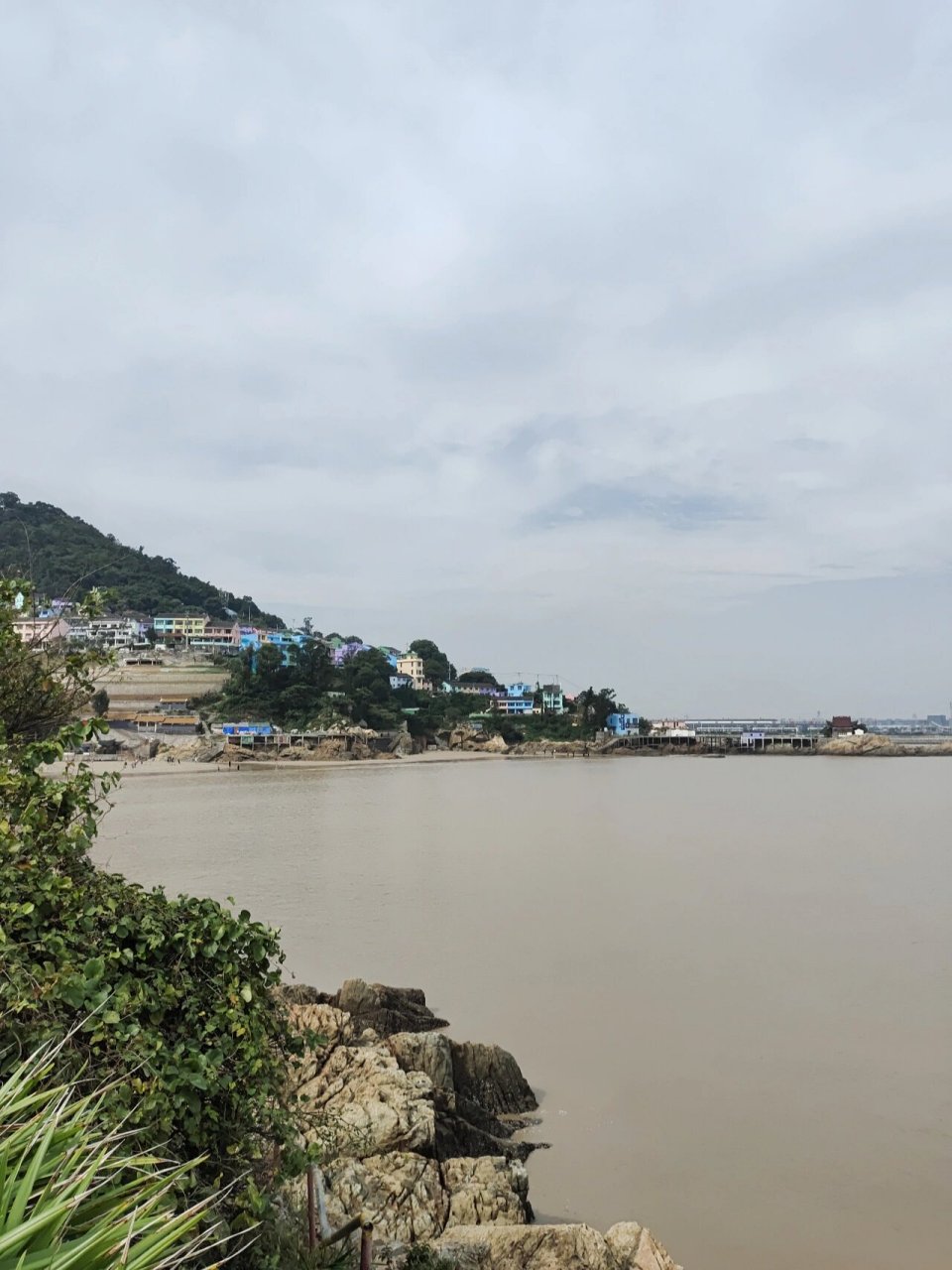 平阳西湾风景区 西湾风景区位于温州平阳县海西镇,从市区开车过去大概