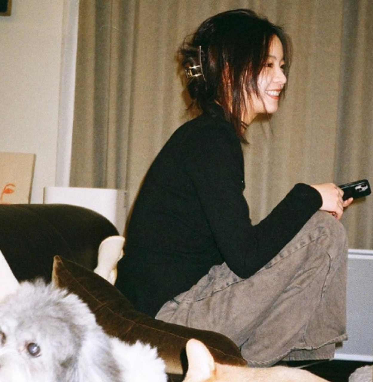 李庚希的生活照曝光,感觉她日常跟现在影视剧里面的乖乖女形象完全不