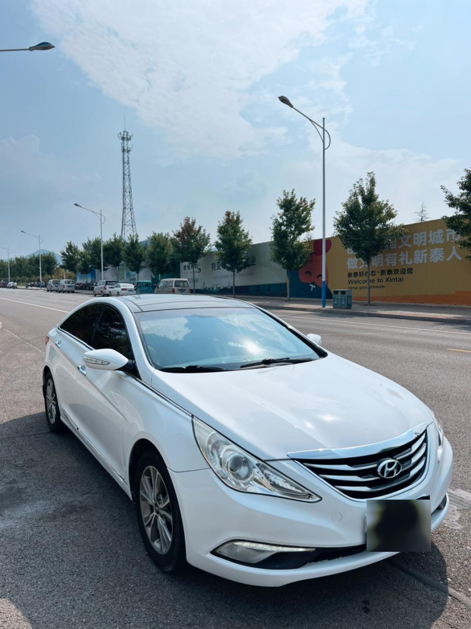 索纳塔八代.2.4动力好.省油.驾驶感受新车一样