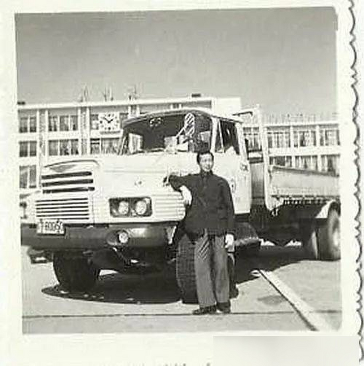 日野kb222型卡车,核载九吨,上世纪八十年代日野卡车全球老大.
