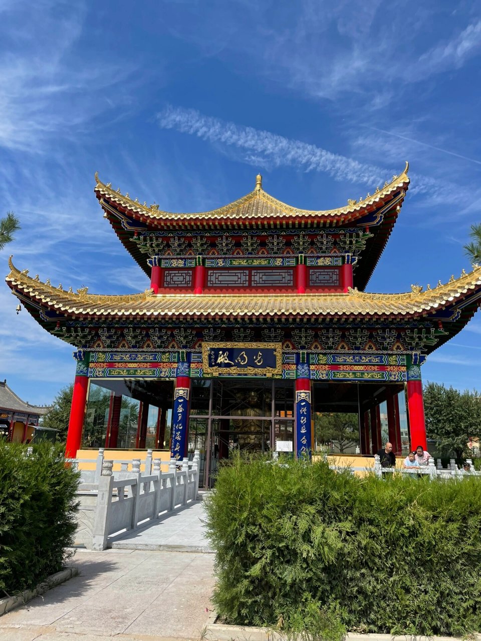 赤峰市宝峰禅寺 内蒙古的秋天的蓝天白云是最好的背景,无滤镜原图直出