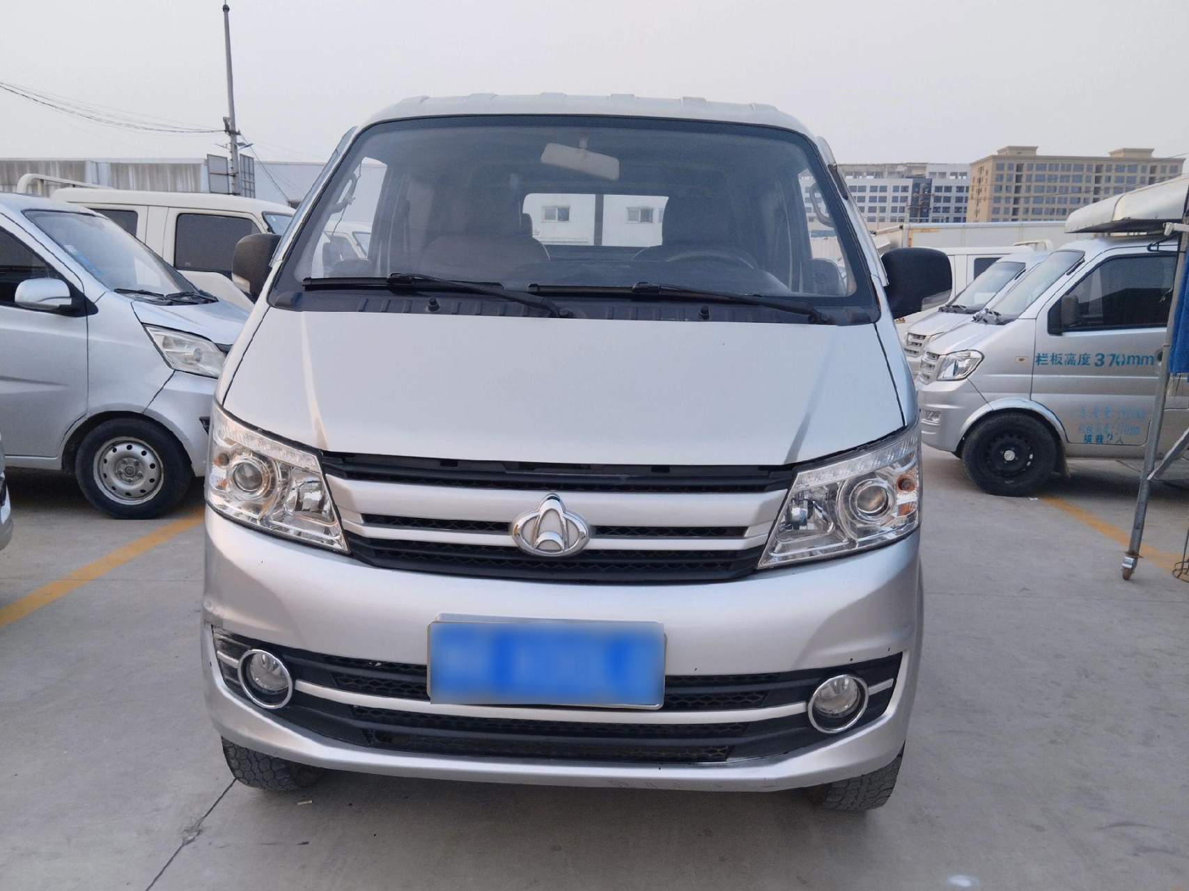 17年双排长安跨越王x5后双轮,车厢长2.7米,原车空调,带空调