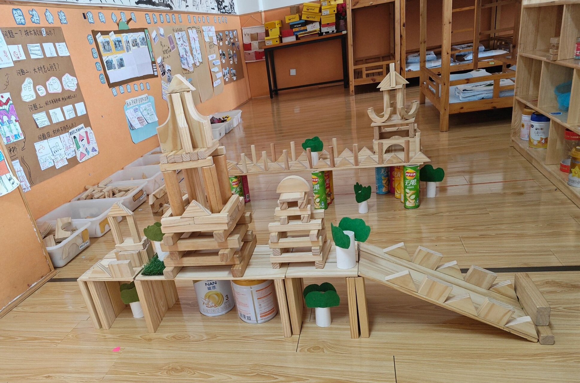 幼儿园建构区桥梁作品分享