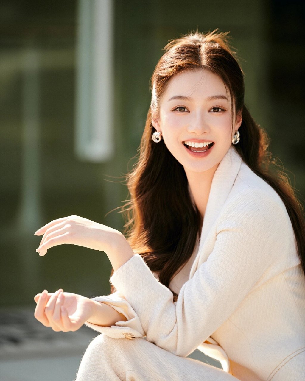 瞳摄影·|主持人冯琳超有气质西装写真来咯 瞳摄影·形象照|主持人