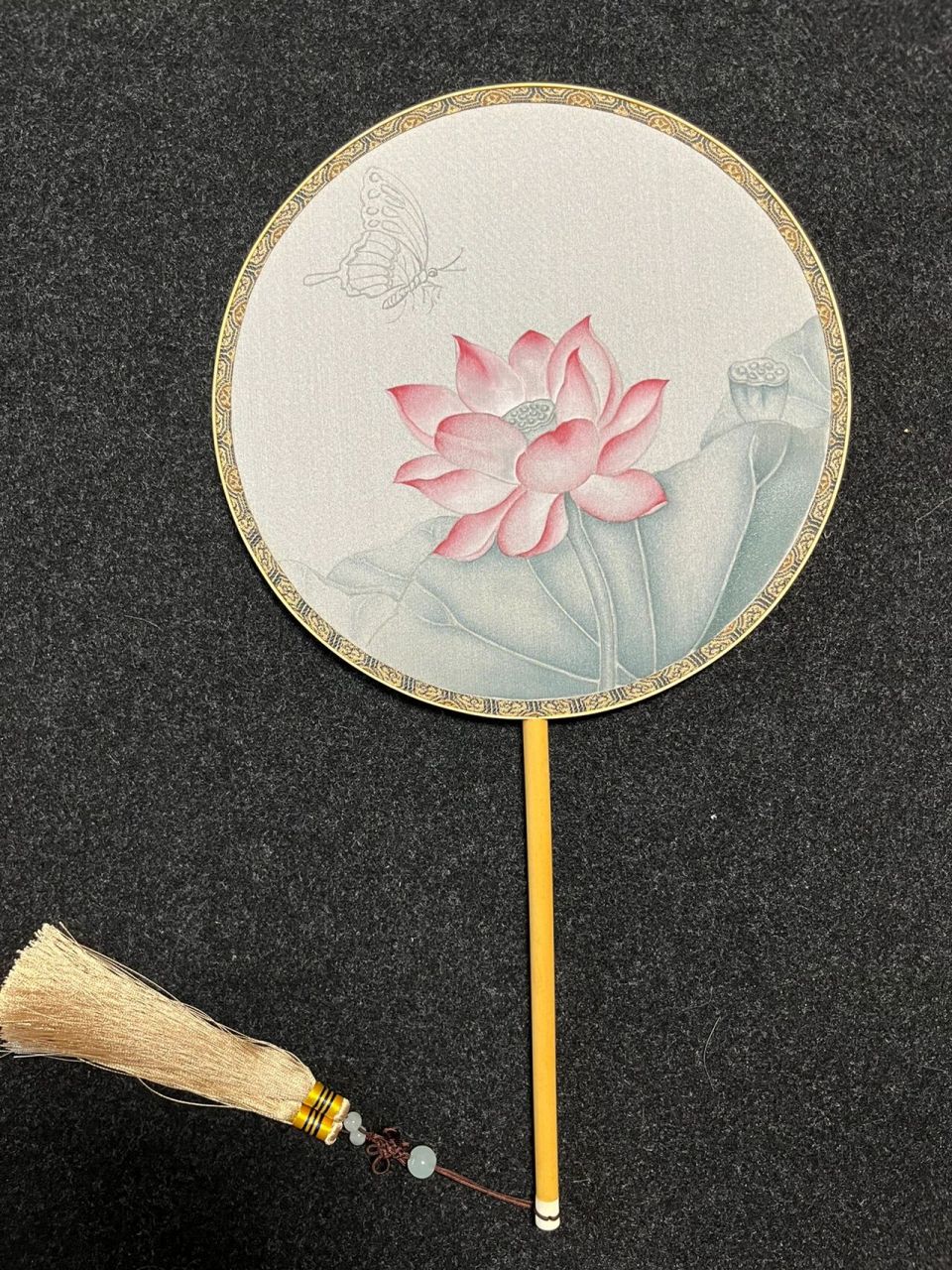 国画荷花团扇 步骤如下～原创扇面素材来自网络,感谢摄影师老师拍摄的