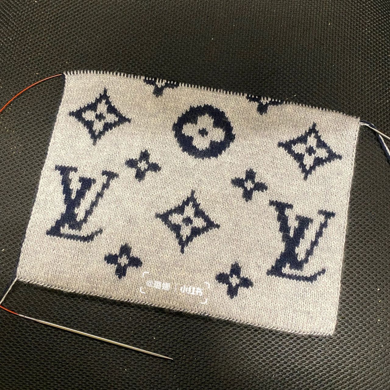 双面织lv羊绒围巾图解 我的狠人围巾受到很多宝子们的喜欢,鄙人受宠若