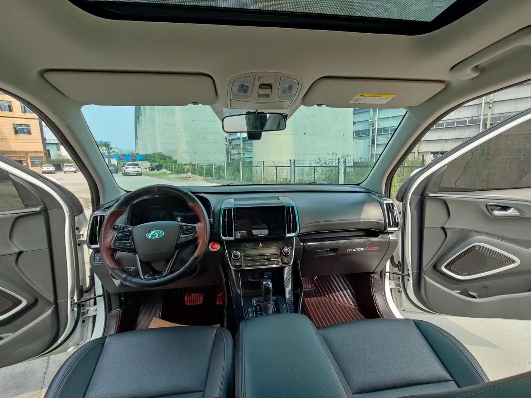 19年9月上牌的现代ix35两驱智勇畅享版