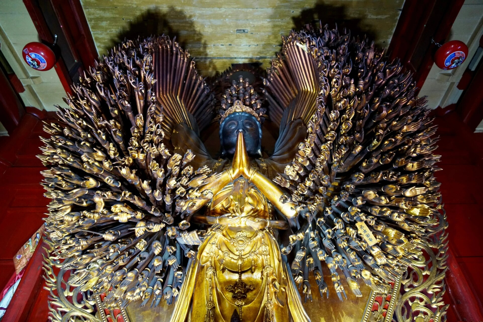 千手观音合集 千手千眼,纷繁如花 图一·承德普宁寺木雕千手观音像,清
