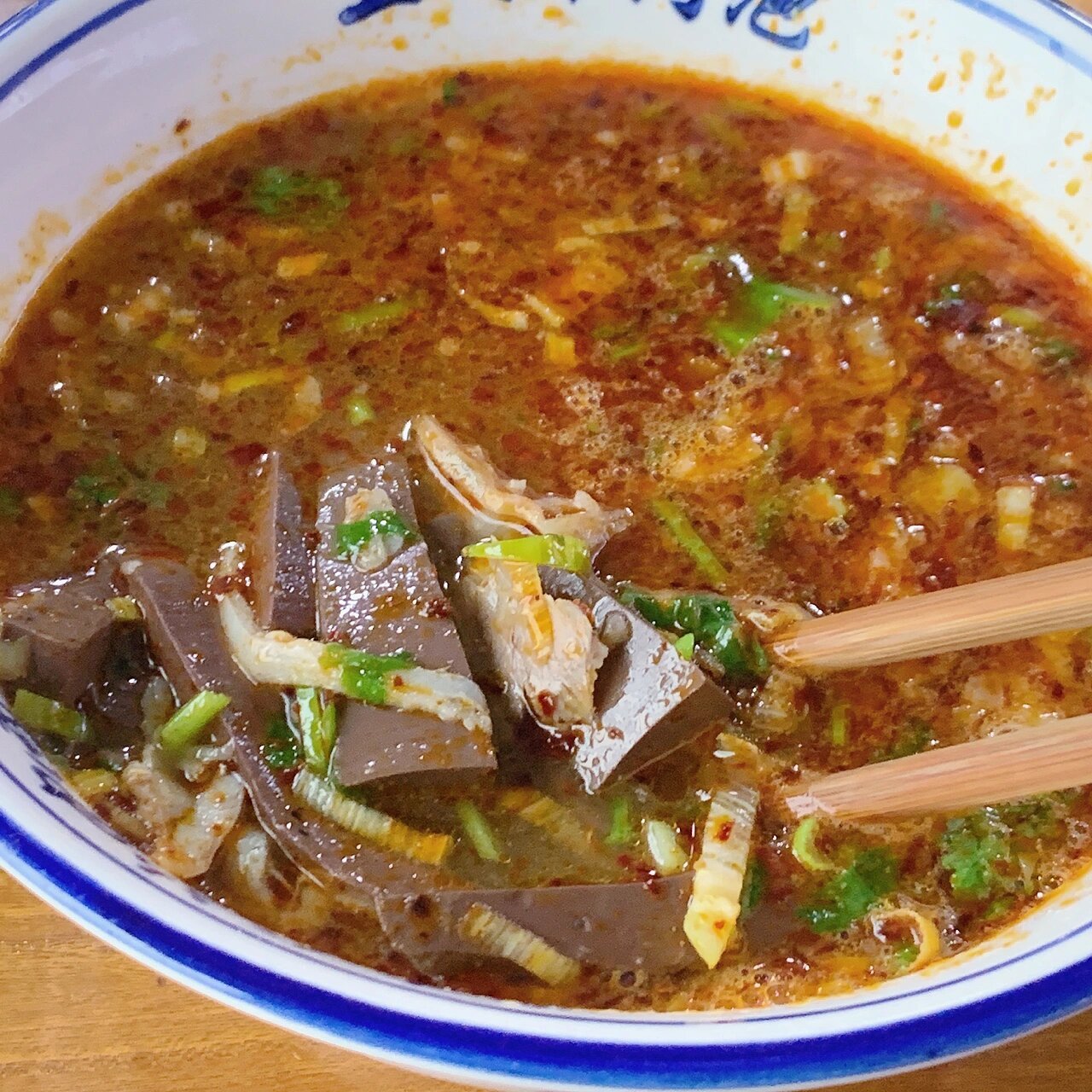 很多人知道羊肉泡馍都是因为西安 其实运城本地也有各种各样的