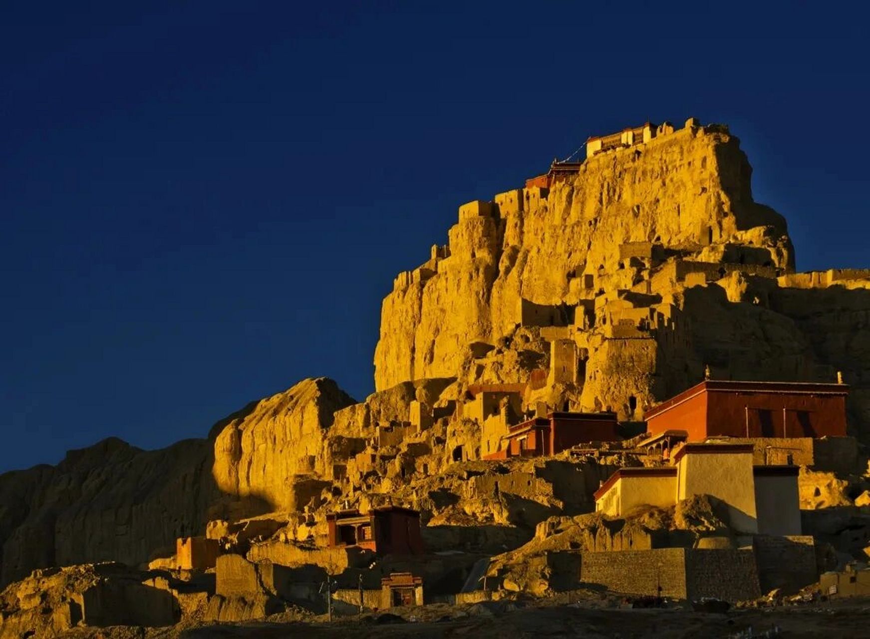 高考后去哪旅游:扎达土林看一下 扎达土林位于西藏阿里扎达县境内,扎