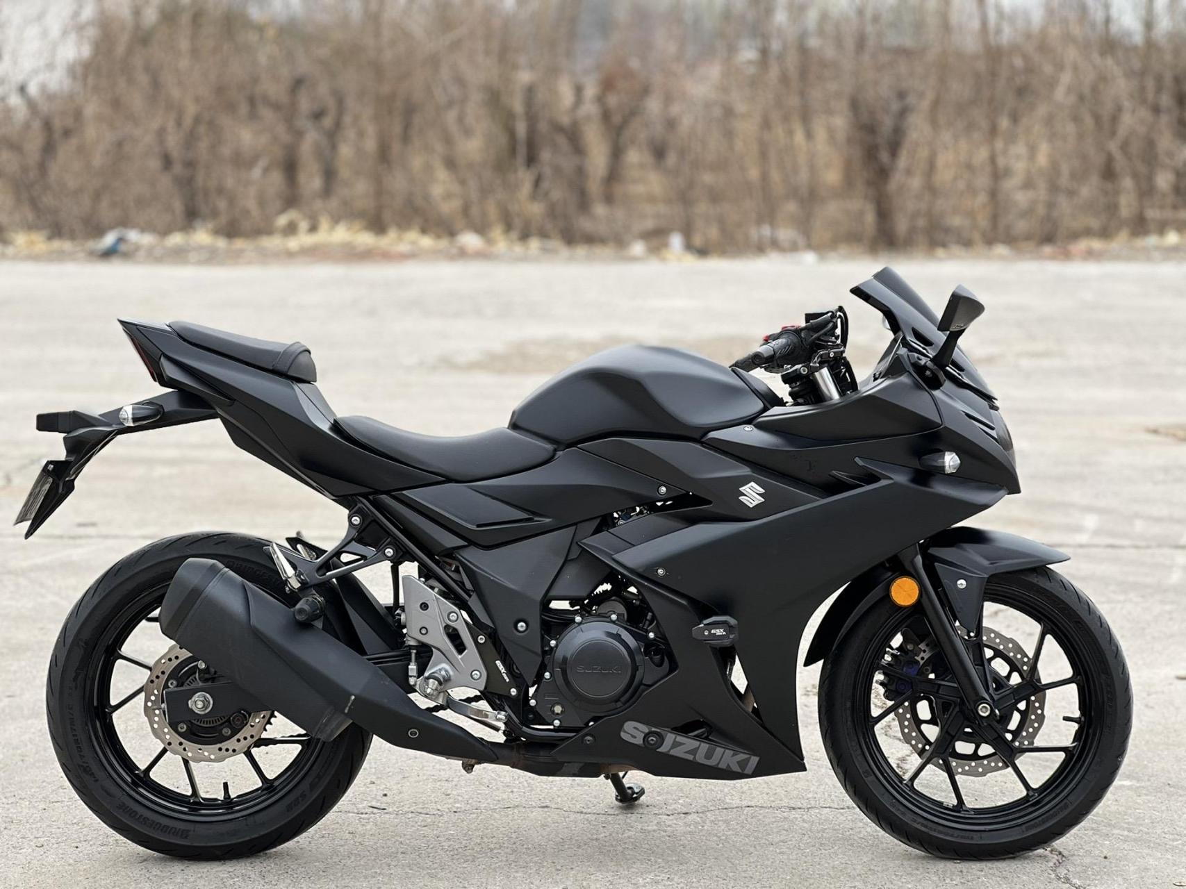 21年铃木gsx250 全车黑化黑武士 加装透镜大灯 脚踏后移 实表7000公里